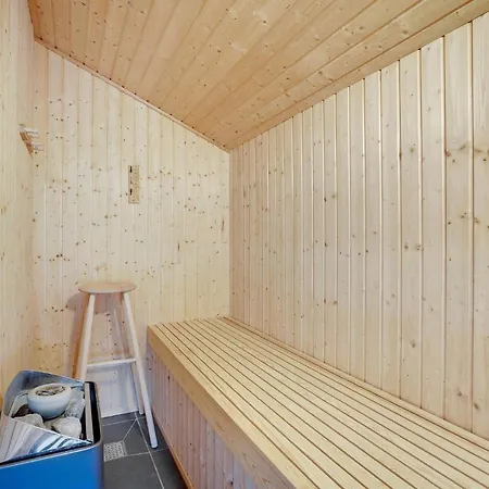 Strandhus I Hemmet Med Sauna Hemmet