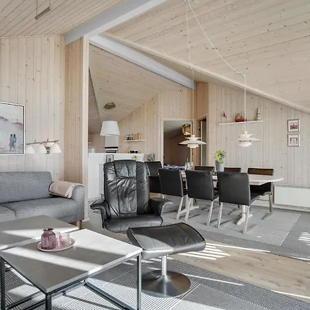 Strandhus I Hemmet Med Sauna *